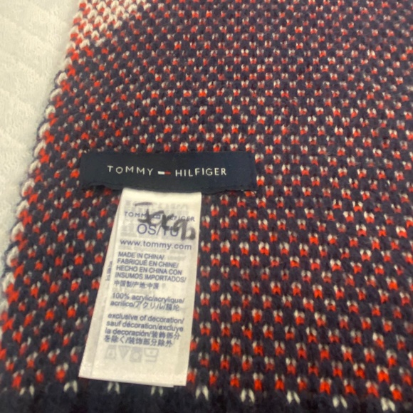 Tommy Hilfiger Scarf - Picture 4 of 4